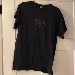 used womens medium jesus loves you tshirt black